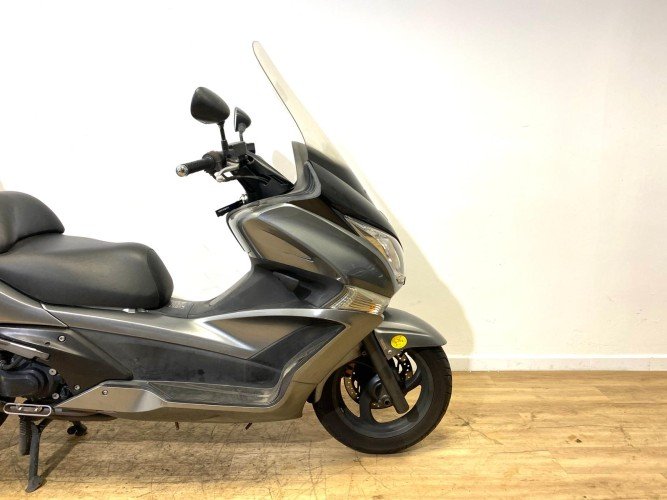 HONDA SILVER WING 600 T (TOP CASE) 2011 de segunda mano