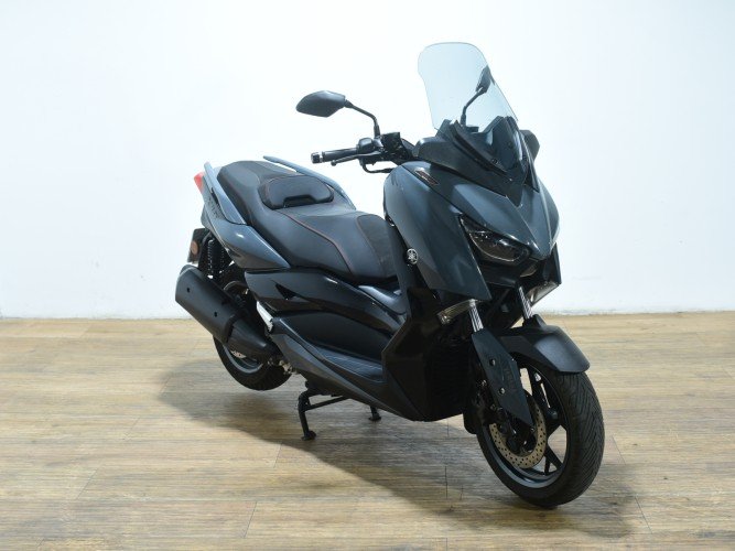 Comprar YAMAHA XMAX 300 TECH MAX 2023 de segunda mano YAMAHA XMAX 300 TECH MAX 2023 de segunda mano