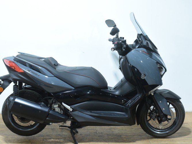 Comprar YAMAHA XMAX 300 TECH MAX 2023 de segunda mano YAMAHA XMAX 300 TECH MAX 2023 de segunda mano