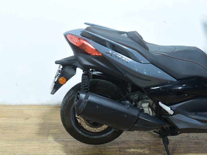 Comprar YAMAHA XMAX 300 TECH MAX 2023 de segunda mano YAMAHA XMAX 300 TECH MAX 2023 de segunda mano