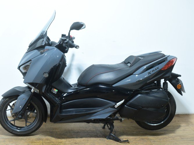 Comprar YAMAHA XMAX 300 TECH MAX 2023 de segunda mano YAMAHA XMAX 300 TECH MAX 2023 de segunda mano
