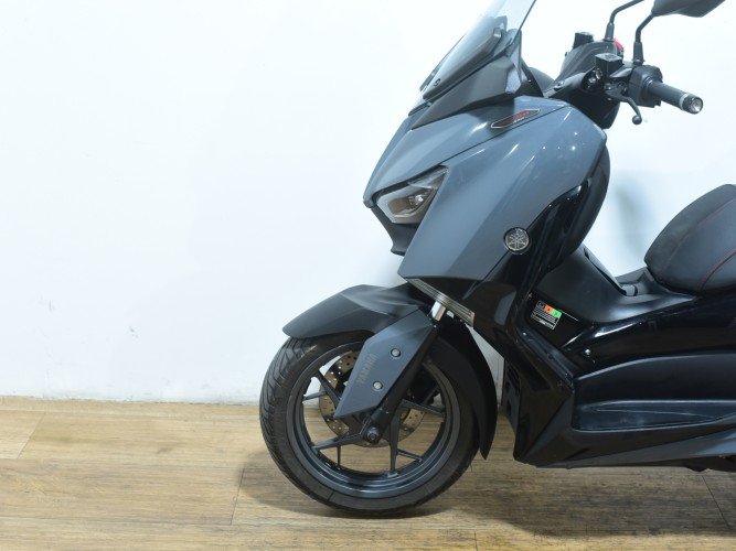 Comprar YAMAHA XMAX 300 TECH MAX 2023 de segunda mano YAMAHA XMAX 300 TECH MAX 2023 de segunda mano