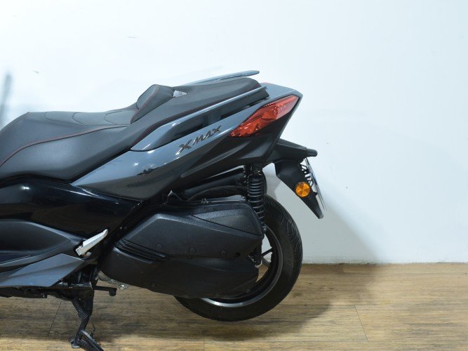 Comprar YAMAHA XMAX 300 TECH MAX 2023 de segunda mano YAMAHA XMAX 300 TECH MAX 2023 de segunda mano