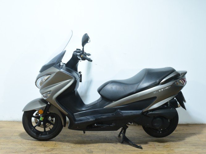 Comprar SUZUKI BURGMAN 125 2017 de segunda mano SUZUKI BURGMAN 125 2017 de segunda mano
