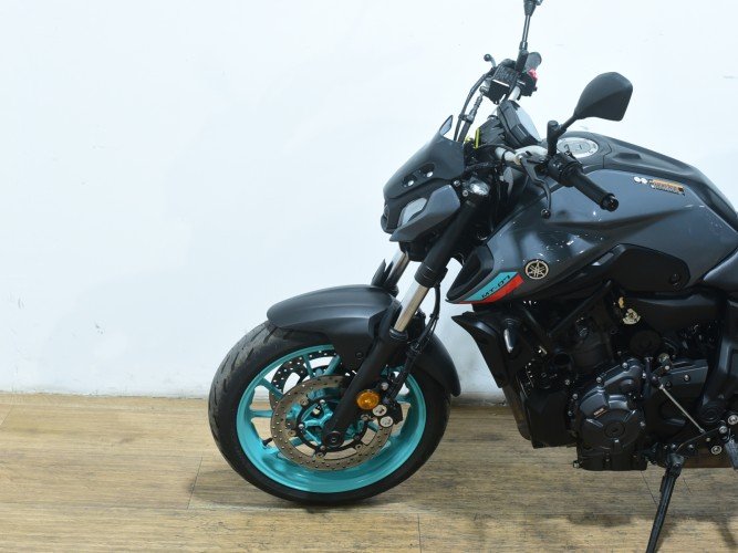 Comprar YAMAHA MT-07 (A2) 2023 de segunda mano YAMAHA MT-07 (A2) 2023 de segunda mano