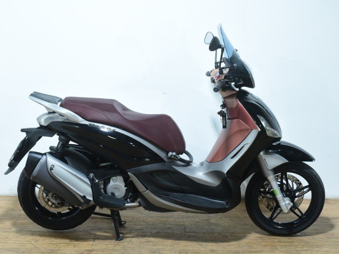 Comprar PIAGGIO BEVERLY 350 SPORTOURIN 2016 de segunda mano PIAGGIO BEVERLY 350 SPORTOURIN 2016 de segunda mano