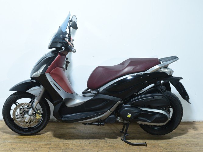 Comprar PIAGGIO BEVERLY 350 SPORTOURIN 2016 de segunda mano PIAGGIO BEVERLY 350 SPORTOURIN 2016 de segunda mano