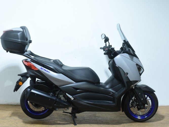 Comprar YAMAHA XMAX 300 (TOP CASE) 2021 de segunda mano YAMAHA XMAX 300 (TOP CASE) 2021 de segunda mano