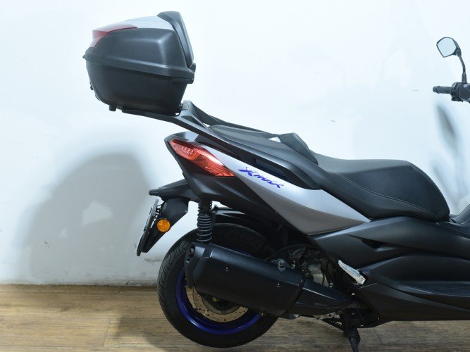 Comprar YAMAHA XMAX 300 (TOP CASE) 2021 de segunda mano YAMAHA XMAX 300 (TOP CASE) 2021 de segunda mano