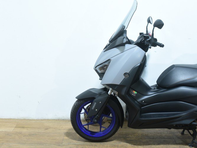 Comprar YAMAHA XMAX 300 (TOP CASE) 2021 de segunda mano YAMAHA XMAX 300 (TOP CASE) 2021 de segunda mano