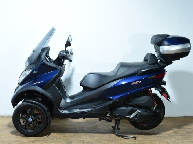 Comprar PIAGGIO MP3 400 HPE (TOP CASE) 2022 de segunda mano PIAGGIO MP3 400 HPE (TOP CASE) 2022 de segunda mano