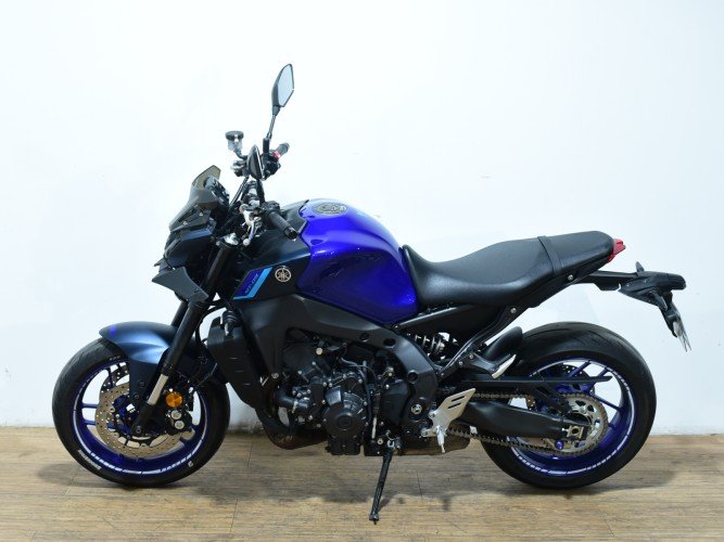 Comprar YAMAHA MT-09 (A2) 2024 de segunda mano YAMAHA MT-09 (A2) 2024 de segunda mano