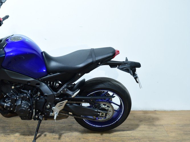 Comprar YAMAHA MT-09 (A2) 2024 de segunda mano YAMAHA MT-09 (A2) 2024 de segunda mano