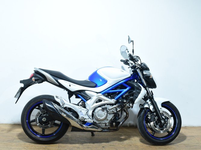 Comprar SUZUKI GLADIUS 650 (A) 2010 de segunda mano SUZUKI GLADIUS 650 (A) 2010 de segunda mano