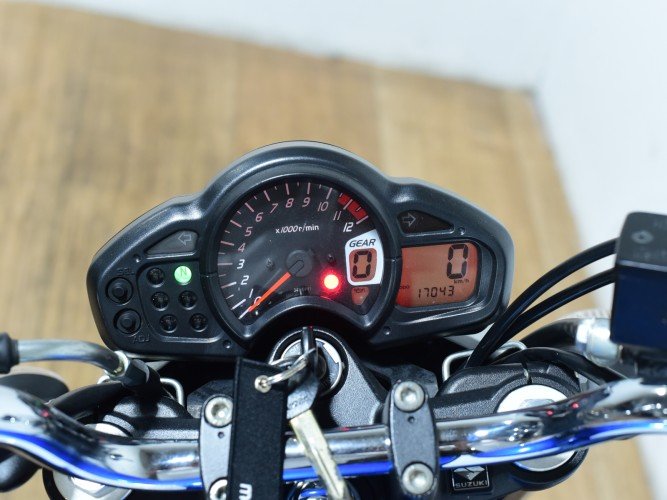 Comprar SUZUKI GLADIUS 650 (A) 2010 de segunda mano SUZUKI GLADIUS 650 (A) 2010 de segunda mano
