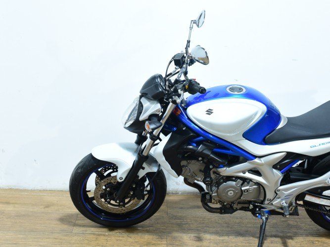 Comprar SUZUKI GLADIUS 650 (A) 2010 de segunda mano SUZUKI GLADIUS 650 (A) 2010 de segunda mano