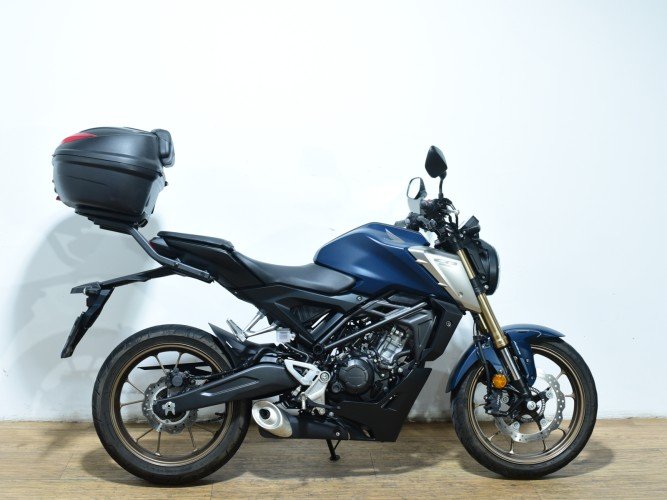 Comprar HONDA CB 125 R (TOP CASE) 2022 de segunda mano HONDA CB 125 R (TOP CASE) 2022 de segunda mano