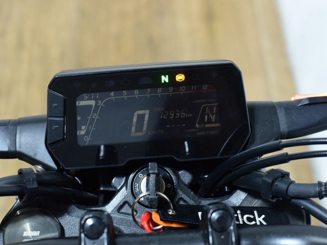 Comprar HONDA CB 125 R (TOP CASE) 2022 de segunda mano HONDA CB 125 R (TOP CASE) 2022 de segunda mano