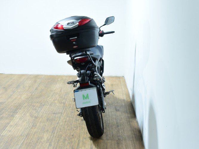 Comprar HONDA CB 125 R (TOP CASE) 2022 de segunda mano HONDA CB 125 R (TOP CASE) 2022 de segunda mano