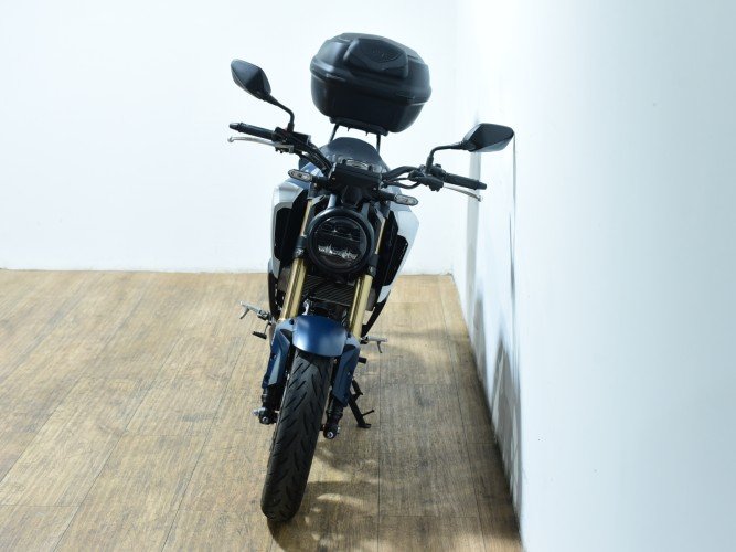Comprar HONDA CB 125 R (TOP CASE) 2022 de segunda mano HONDA CB 125 R (TOP CASE) 2022 de segunda mano