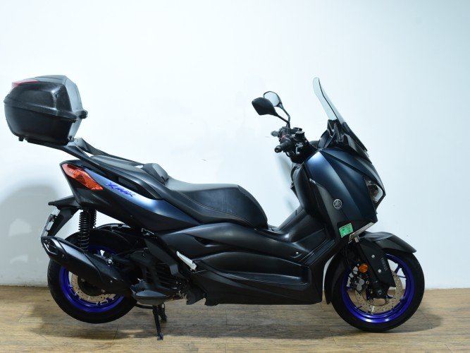 Comprar YAMAHA XMAX 125 (TOP CASE) 2022 de segunda mano YAMAHA XMAX 125 (TOP CASE) 2022 de segunda mano