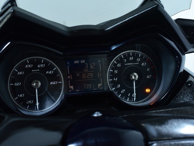 Comprar YAMAHA XMAX 125 (TOP CASE) 2022 de segunda mano YAMAHA XMAX 125 (TOP CASE) 2022 de segunda mano