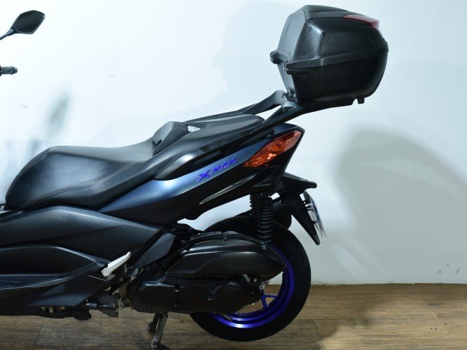 Comprar YAMAHA XMAX 125 (TOP CASE) 2022 de segunda mano YAMAHA XMAX 125 (TOP CASE) 2022 de segunda mano