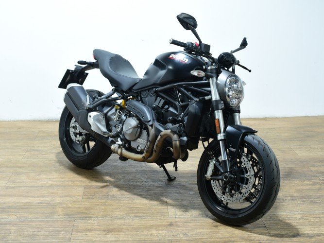 Comprar DUCATI MONSTER 821 2018 de segunda mano DUCATI MONSTER 821 2018 de segunda mano