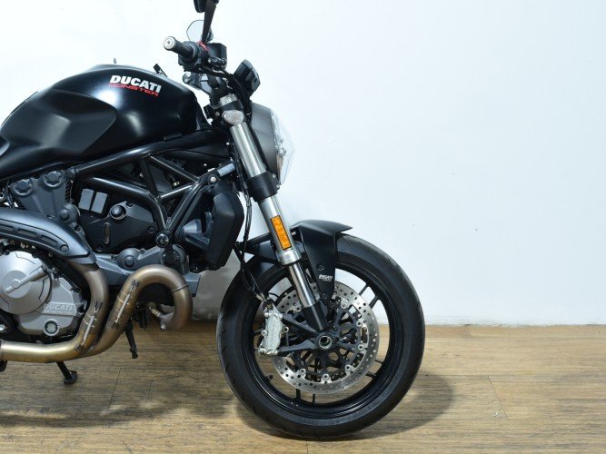 Comprar DUCATI MONSTER 821 2018 de segunda mano DUCATI MONSTER 821 2018 de segunda mano