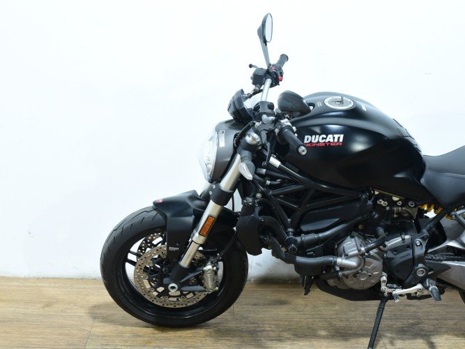 Comprar DUCATI MONSTER 821 2018 de segunda mano DUCATI MONSTER 821 2018 de segunda mano