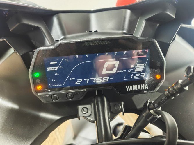 Comprar YAMAHA YZF 125 2021 de segunda mano YAMAHA YZF 125 2021 de segunda mano