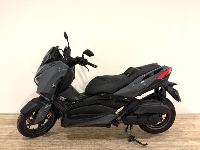 Comprar YAMAHA XMAX 125 TECH MAX 2021 de segunda mano YAMAHA XMAX 125 TECH MAX 2021 de segunda mano