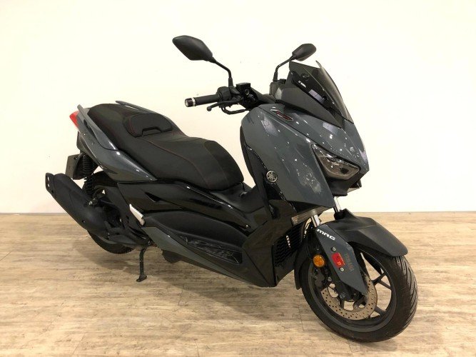 Comprar YAMAHA XMAX 125 TECH MAX 2021 de segunda mano YAMAHA XMAX 125 TECH MAX 2021 de segunda mano
