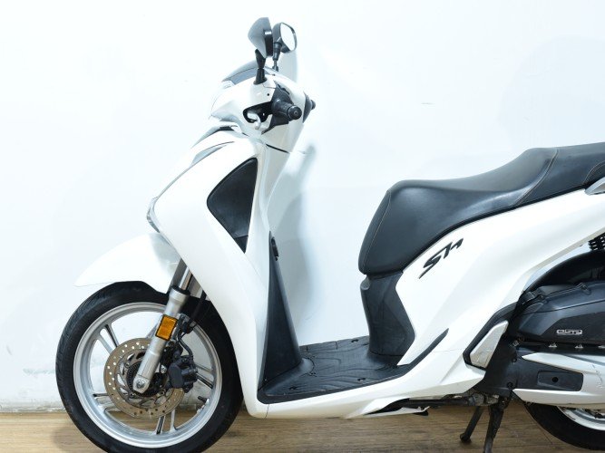 HONDA SH 125 (TOP CASE) 2019 de segunda mano