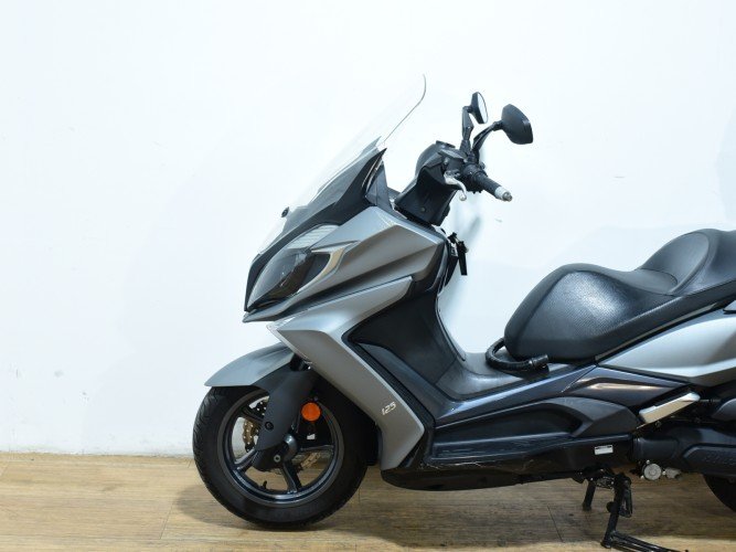 Comprar KYMCO SUPER DINK 125 (TOP CASE) 2021 de segunda mano KYMCO SUPER DINK 125 (TOP CASE) 2021 de segunda mano