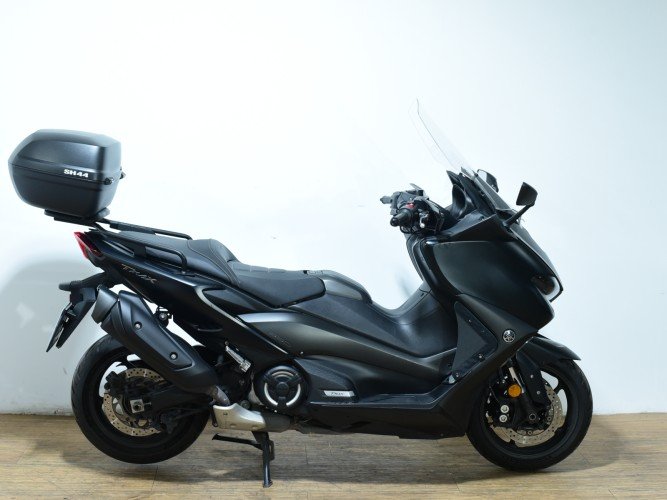 Comprar YAMAHA TMAX 560 (A2) (TOP CASE) 2020 de segunda mano YAMAHA TMAX 560 (A2) (TOP CASE) 2020 de segunda mano