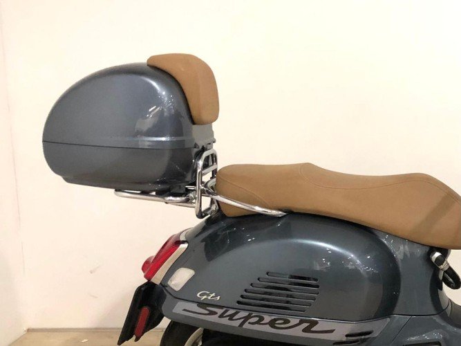 VESPA GTS 300 (TOP CASE) 2020 de segunda mano