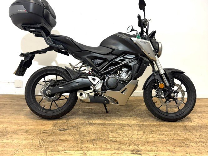 HONDA CB 125 R 2018 de segunda mano