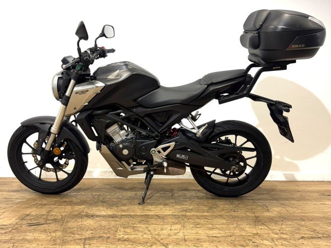 HONDA CB 125 R 2018 de segunda mano