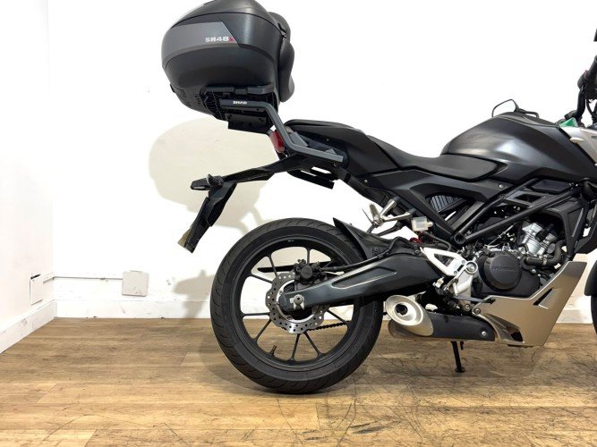 HONDA CB 125 R 2018 de segunda mano
