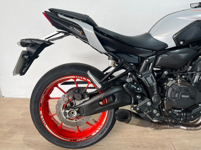 Comprar YAMAHA MT-07 (A2) (SC PROJECT, ENTREGAMOS ORIGINAL) 2020 de segunda mano YAMAHA MT-07 (A2) (SC PROJECT, ENTREGAMOS ORIGINAL) 2020 de segunda mano