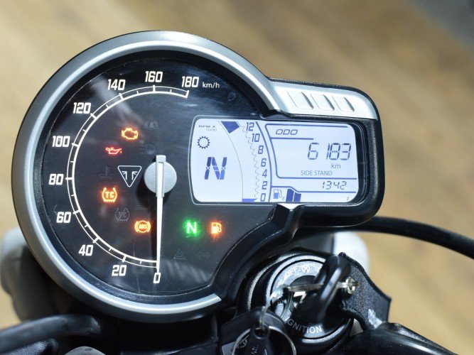 TRIUMPH SCRAMBLER 400 X 2024 de segunda mano