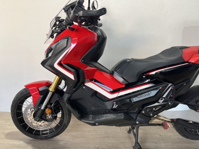 Comprar HONDA X-ADV 750 (ESCAPE AKRAPOVIC HOMOLOGADO + TOP CASE) 2017 de segunda mano HONDA X-ADV 750 (ESCAPE AKRAPOVIC HOMOLOGADO + TOP CASE) 2017 de segunda mano