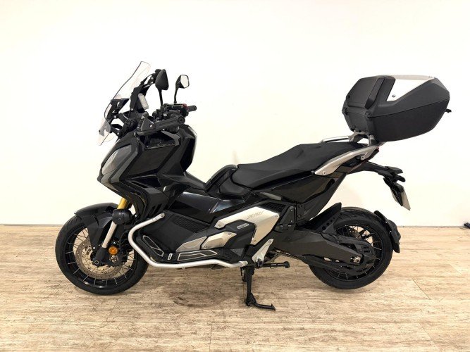 Comprar HONDA X-ADV 750 (A) (TOP CASE) 2021 de segunda mano HONDA X-ADV 750 (A) (TOP CASE) 2021 de segunda mano