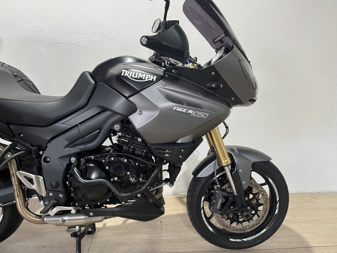 TRIUMPH TIGER 1050 (2 MALETAS) 2012 de segunda mano