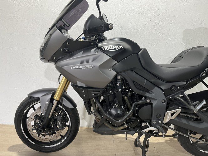 TRIUMPH TIGER 1050 (2 MALETAS) 2012 de segunda mano