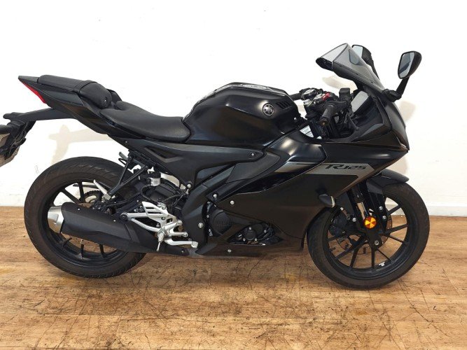 Comprar YAMAHA YZF R125 2024 de segunda mano YAMAHA YZF R125 2024 de segunda mano