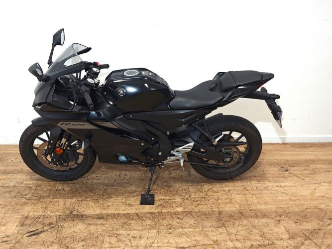 Comprar YAMAHA YZF R125 2024 de segunda mano YAMAHA YZF R125 2024 de segunda mano