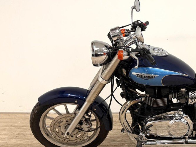 TRIUMPH AMERICA 2008 de segunda mano