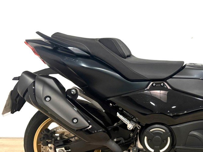 Comprar YAMAHA TMAX 560 TECH MAX (A2) 2022 de segunda mano YAMAHA TMAX 560 TECH MAX (A2) 2022 de segunda mano